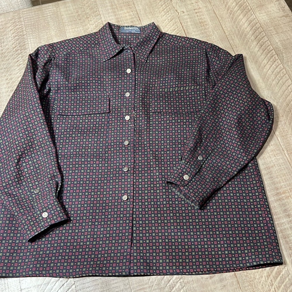 Burberrys EUC Women’s long sleeve wool blouse by